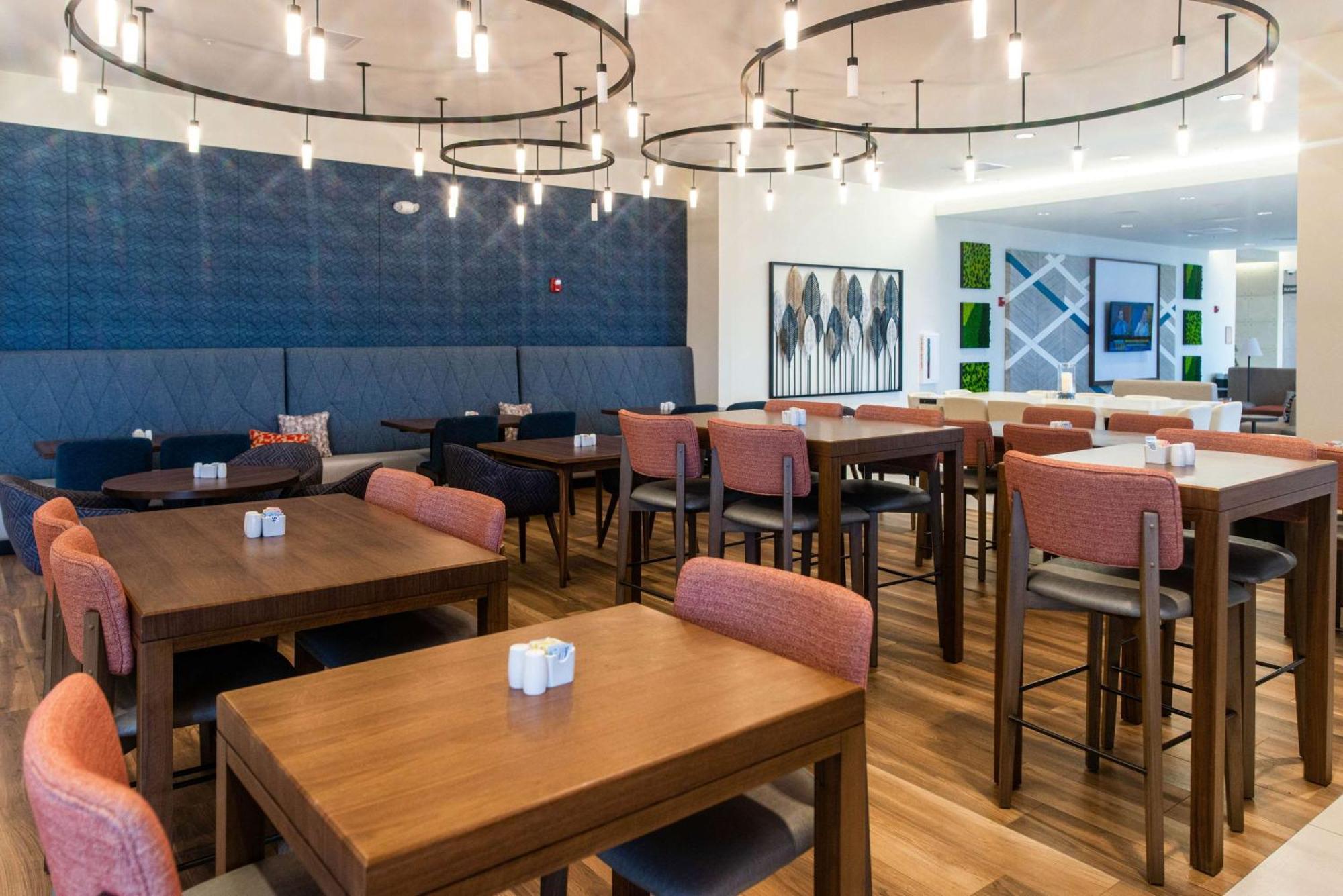 Hilton Garden Inn Mattoon, Il Экстерьер фото